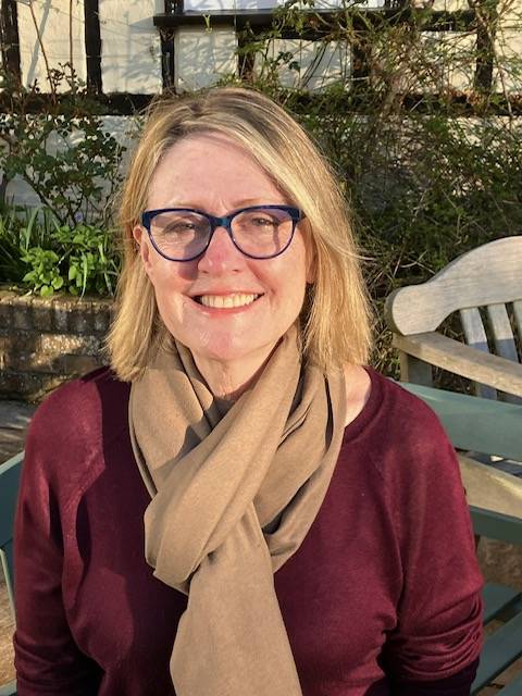 Cours d'anglais en ligne avec Narelle experte certifiée Cambridge à Marseille 13012 pour enfants et adultes.Le Jardin d'Anglais se réinvente :