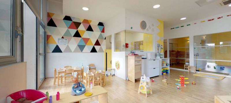 Crèche Marseille People and Baby