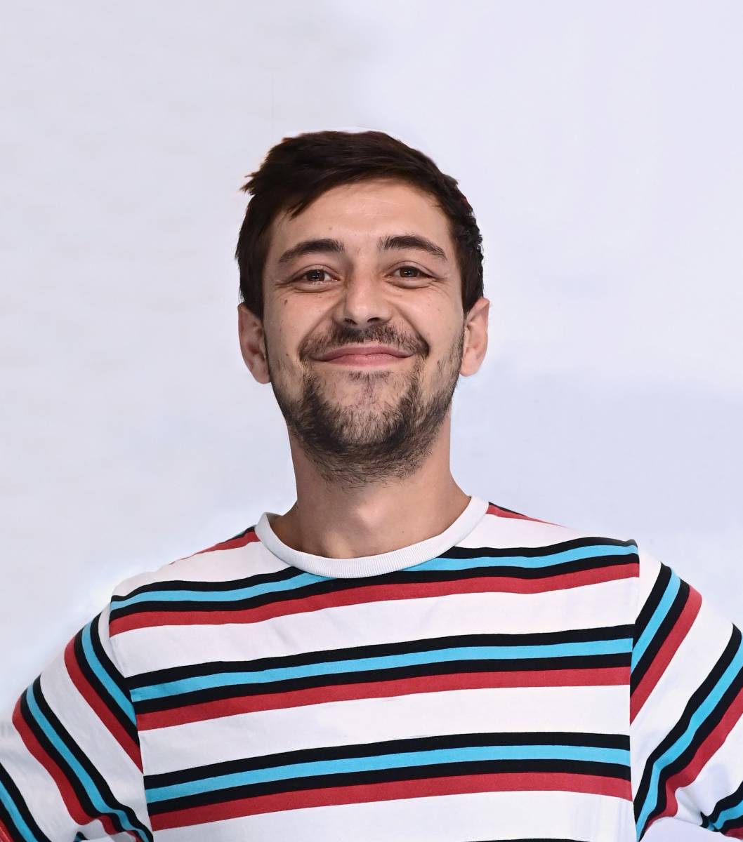 Elliot: Votre enfant va adorer l'anglais!