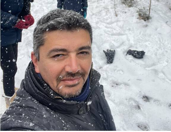 Alan, l'enseignant qui réveille la passion de l'anglais chez les enfants à Marseille !