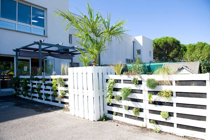 Crèche 25 Bd de Saint-Marcel Local 63, 13011 Marseille Micro-crèche Youbee For Kids